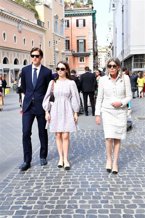 Carolina de Mónaco y las Grimaldi se van de boda con estos looks .